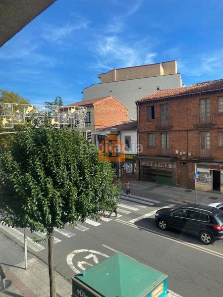 Foto 37f1e29a-aa05-48e9-8c9e-8d547e8ff659. Lloguer oficina amb calefacció a Crucero León