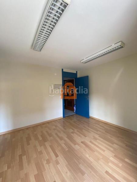 Foto 4beef2b0-367a-42dc-87de-b97666cea953. Lloguer oficina amb calefacció a Crucero León