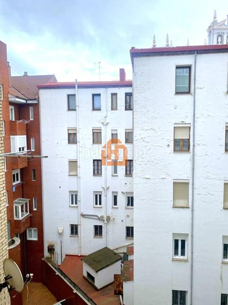Foto 52e3d5d0-803e-4a7d-b267-126fc9a8780c. Apartament amb calefacció a Centro Ciudad León