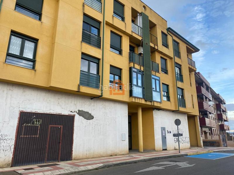 Foto 04c4f0eb-ba82-4d0a-97c2-3013b00ac214. Locale commerciale in Trobajo del camino