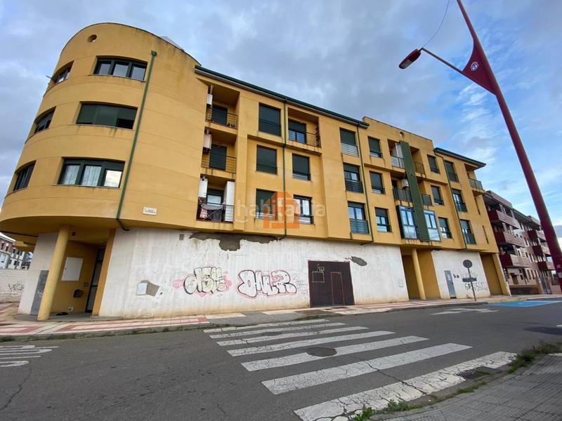 Foto c840ac18-ebe5-4621-ba2e-5e31037ed782. Locale commerciale in Trobajo del camino