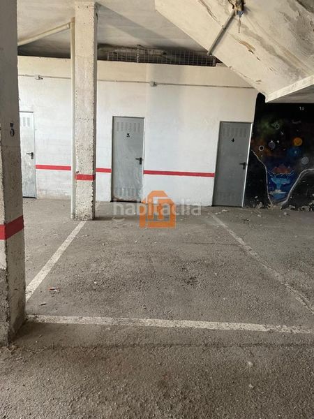 Foto 9055228d-5955-46ba-ba2d-563d8bc7e4d3. Aparcament cotxe a Robla (La)