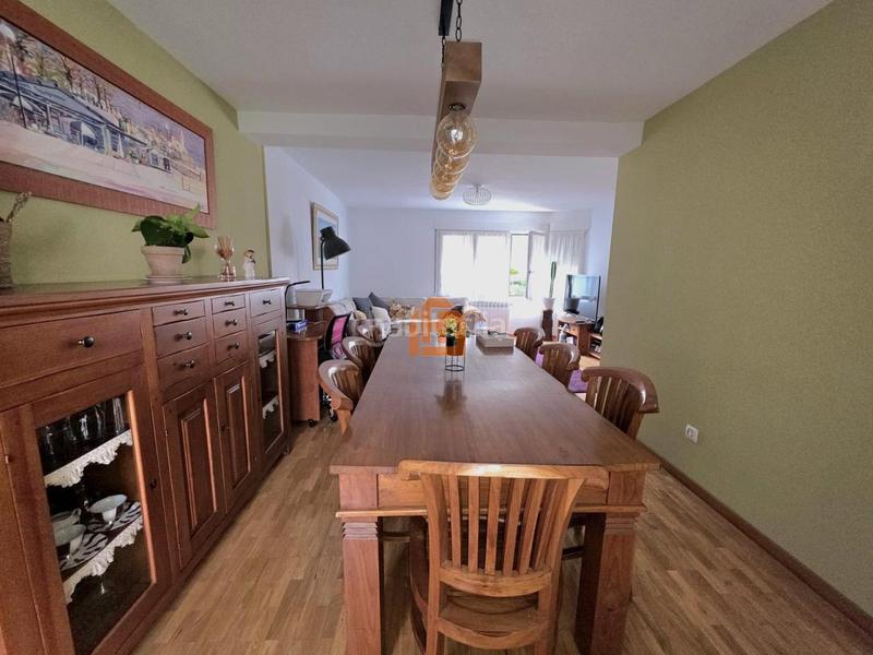 Foto 891e5283-1062-4de3-bda1-d6a21673f7a3. Casa adossada amb calefacció aparcament piscina a Sariegos