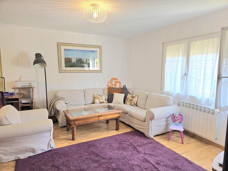 Foto dfcf8378-35d4-4308-ab29-86c3f463d48e. Casa adossada amb calefacció aparcament piscina a Sariegos