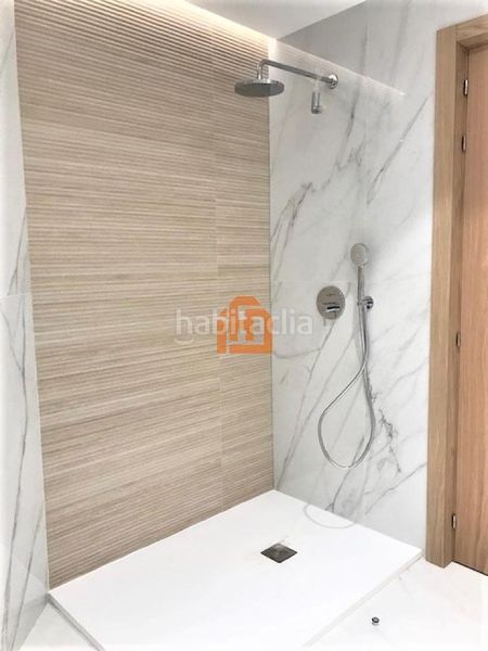 Foto 76d8dcc9-afee-4f4c-be43-c9f95d45eb58. Pis amb calefacció aparcament a Centro Ciudad León