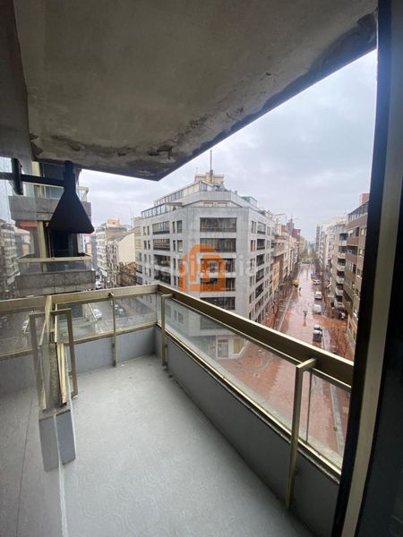 Foto e1f127ea-5c70-4b79-8861-75efaeef79bb. Pis amb calefacció aparcament a Centro Ciudad León