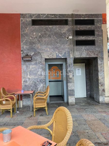 Foto 215d92ac-cf70-41d4-bef1-8fd90de5d667. Aparcament cotxe a Casco Antiguo León