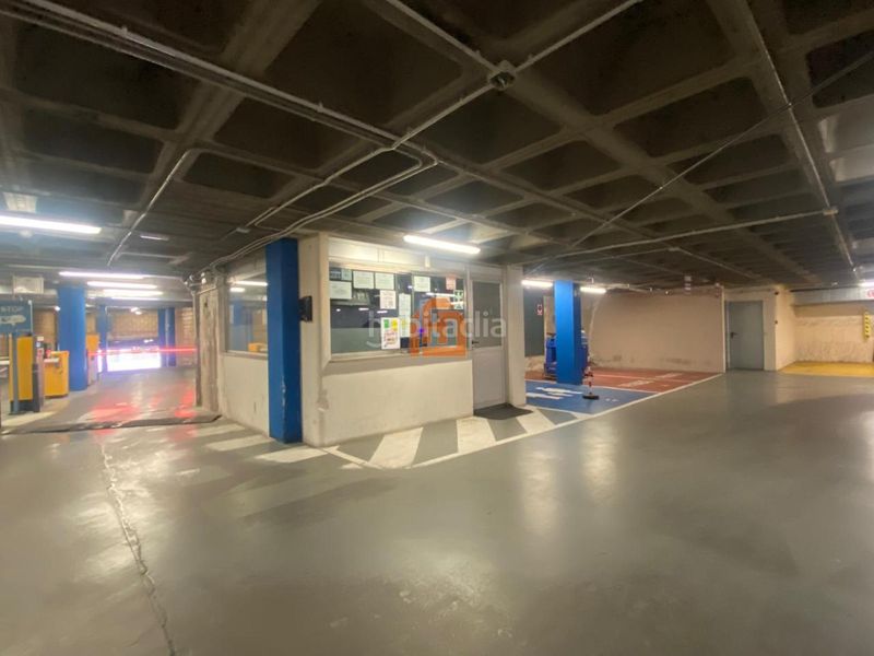 Foto 9f0a6491-b8c4-4350-b256-9d416e2312b1. Aparcament cotxe a Casco Antiguo León