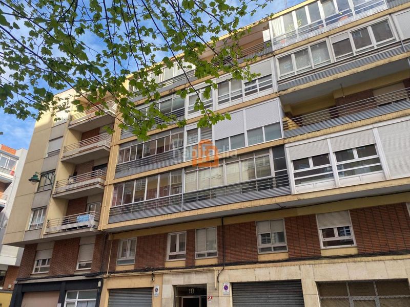 Foto 36643940-c45c-4041-a791-ba2c4be44ac3. Lloguer pis amb calefacció aparcament a Crucero León