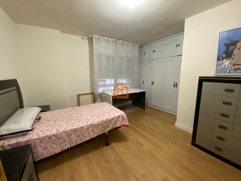 Foto b796182b-b8e1-49e1-8fb4-c3f02f493f45. Pis amb calefacció a Centro Ciudad León