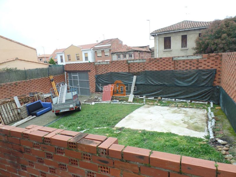 Foto 3ab0d47f-663b-46ab-8598-d1cb73c23285. Edificio en Sariegos