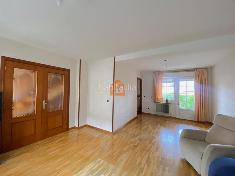 Foto 0e786d4d-3479-46d8-8090-2e920f0f45f2. Casa adossada amb calefacció aparcament piscina a Sariegos