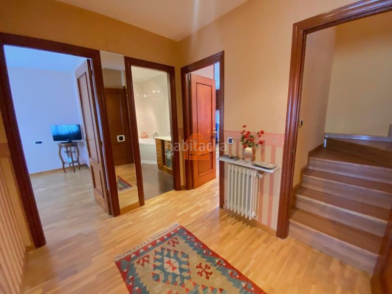 Foto 3c0bee5d-9bec-47d5-a9dc-ac7c2ed9dbd8. Casa adossada amb calefacció aparcament piscina a Sariegos