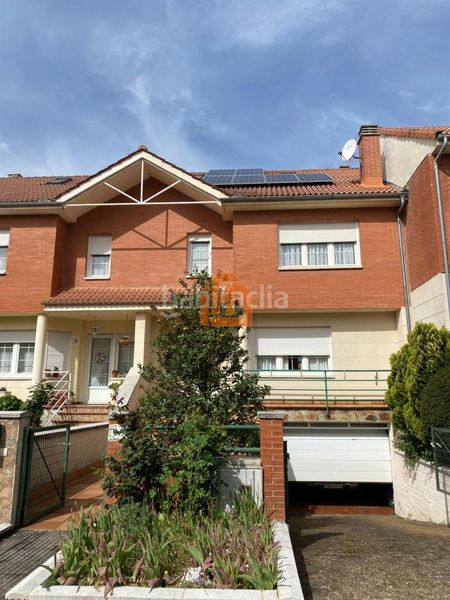 Foto 5d701c84-0001-4fc1-959e-902b9f3fce08. Casa adossada amb calefacció aparcament piscina a Sariegos