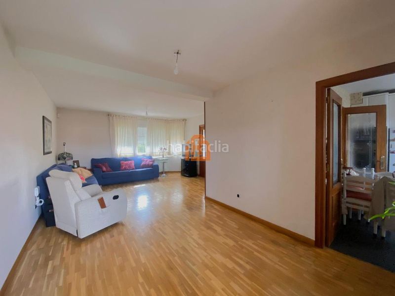 Foto d1141a1b-0cc6-4884-81df-76819df9479f. Casa adossada amb calefacció aparcament piscina a Sariegos