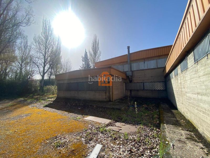Foto 2a244812-fe34-4175-b234-c8d118480b2f. Casa amb calefacció a Robla (La)