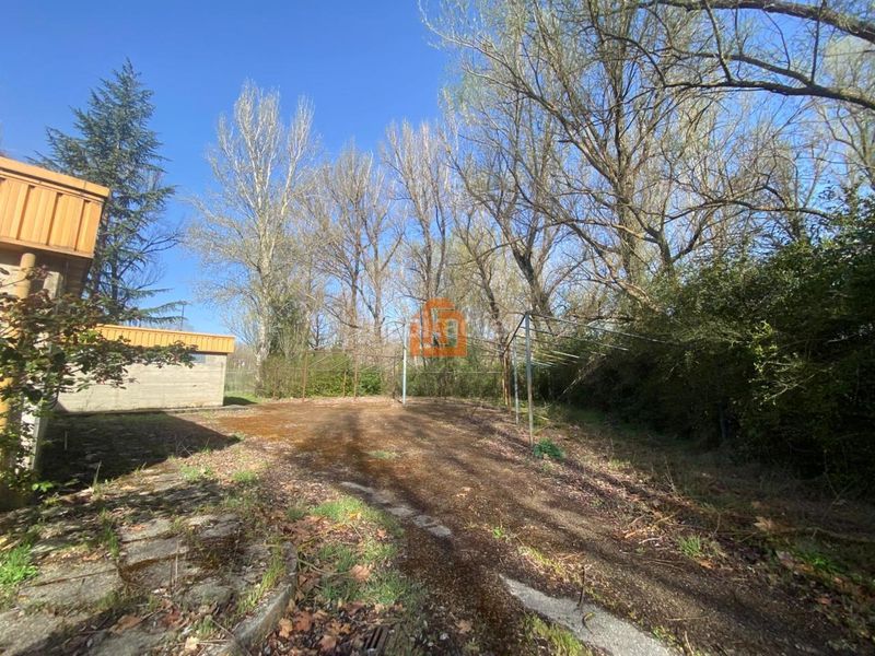 Foto c6d6a3aa-7e7a-4b3a-b97e-7fa774523e59. Casa amb calefacció a Robla (La)