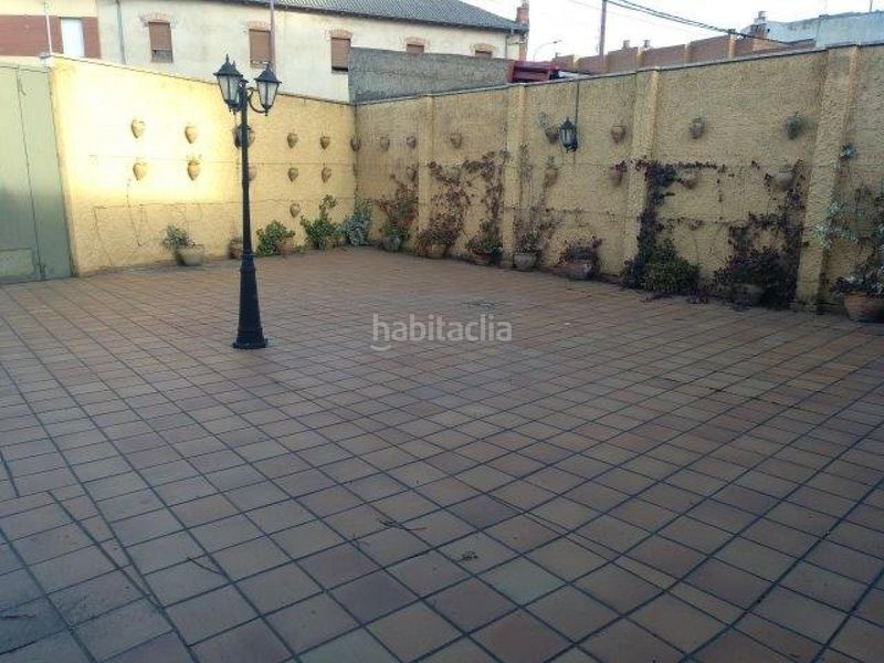 Foto fd7bd7c4-c626-4635-b0e8-f38ff0556373. Affitto locale commerciale in Valencia de Don Juan