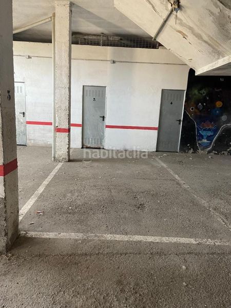 Foto d9c94c47-8768-40d7-89d9-8b95fcf581ff. Aparcament cotxe a Robla (La)