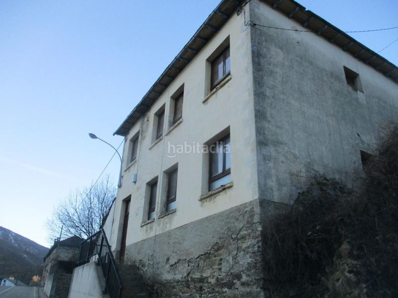 Foto c11e111b-c164-42e7-b218-a16401aa2645. Casa a Murias de Paredes