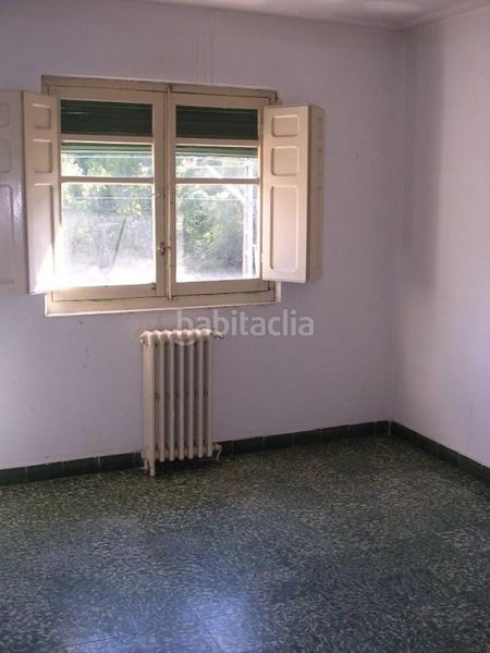 Foto e0fec188-e725-42f9-b807-1116634455e0. Casa amb calefacció aparcament a Pola de Gordón (La)