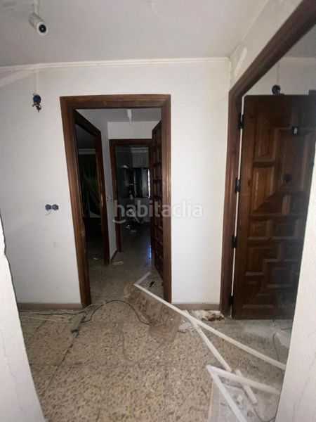 Foto b3dab287-79e1-463b-9ae2-0c5fa7d88823. Local comercial a Robla (La)
