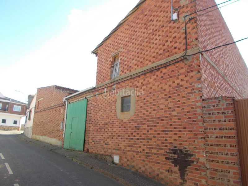 Foto b44380d4-7404-41fe-95f1-e713d5c493fa. Terreny residencial a Castilfalé