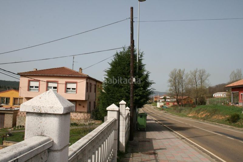 Foto f7bbd5a4-a489-4a82-a04a-2e125fd6258a. Terreny residencial a Robla (La)