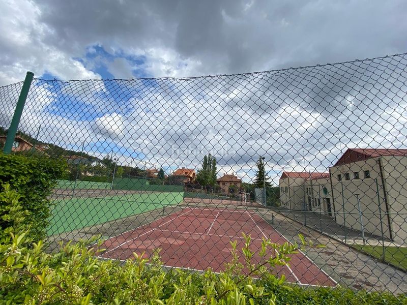 Foto aa9469d0-66ab-4c20-8146-25c7df12c790. Terreny residencial a Sariegos