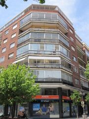 Appartement  Calle ordoño ii. Piso en calle ordoño ii, 26 centro