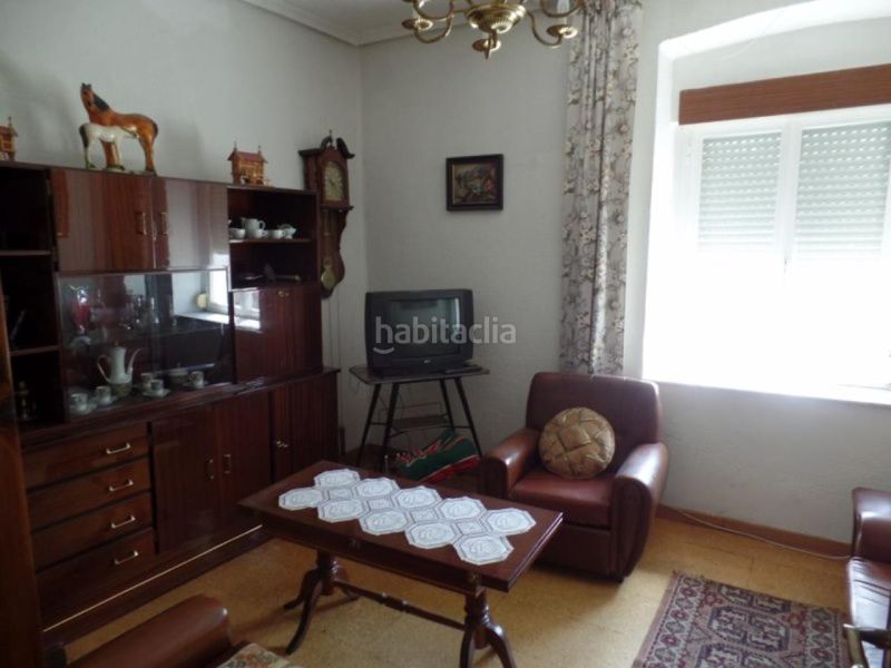 Foto a5fae49f-5f7d-44f5-8950-106690e1c3b8. Apartment with heating in Pola de Gordón (La)