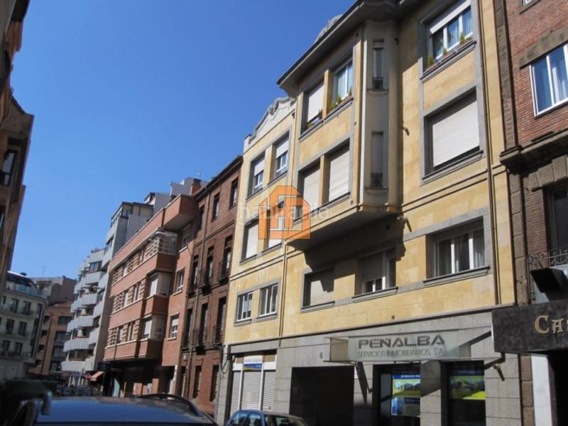 Foto 8eeed6e6-b7f6-4a83-bfc9-55e87cedaa37. Appartement avec chauffage parking dans Centro Ciudad León