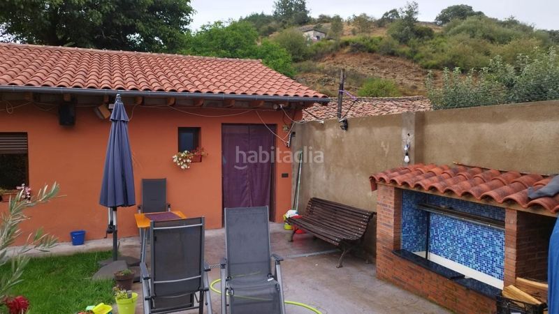 Foto 5b15331f-035d-4dff-b132-ddc9813ac1e9. Casa amb calefacció a Vegaquemada