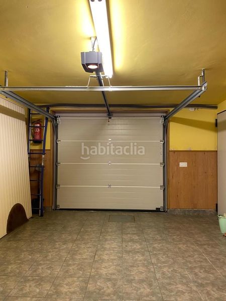 Foto c233e4b1-fe6f-44d1-a68e-c619caca76a1. Casa amb calefacció aparcament a Robla (La)