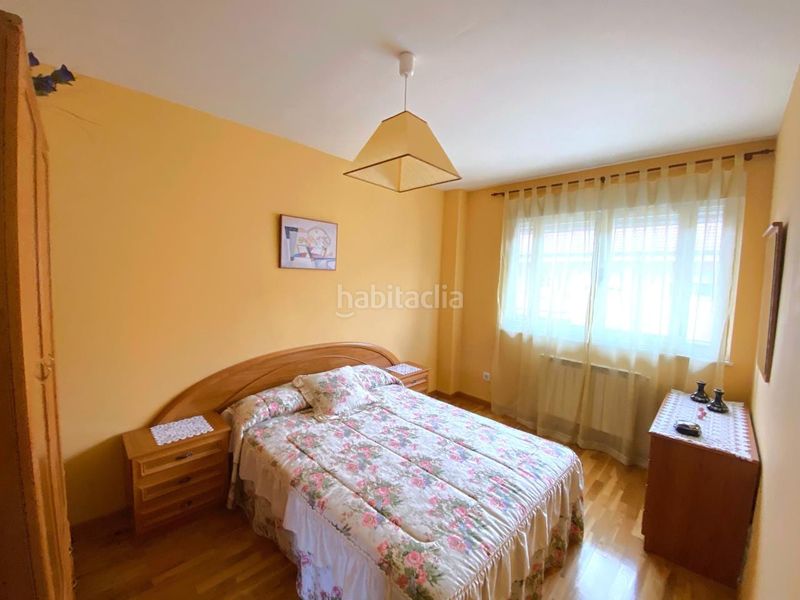 Foto ed41dc03-69b5-4f24-a928-f7692022f8eb. Casa amb calefacció aparcament a Robla (La)