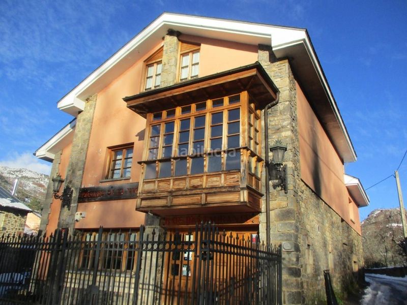 Foto e5bb1437-4e08-420a-96d2-2d9d2f7a9cf5. Casa amb calefacció a Cabrillanes