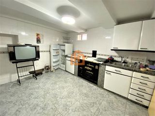 House  Calle cirujano rodriguez. Casa en cirujano rodríguez puente castro