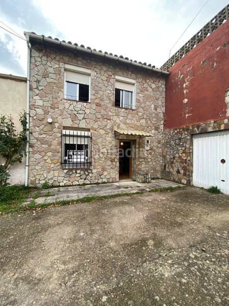 Foto 85b0f802-8f8e-4644-b04d-21233544ad8d. Casa amb calefacció aparcament a Pola de Gordón (La)