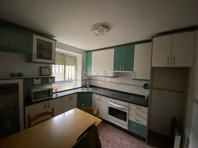Foto ebf9ca94-6f80-4e87-9551-a1a8c275eb98. Casa amb calefacció aparcament a Pola de Gordón (La)