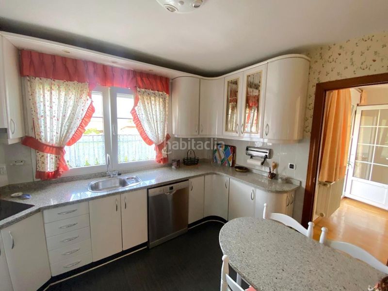Foto 0516745e-5534-438a-b305-068d4a25b6b6. Casa amb calefacció aparcament a Sariegos