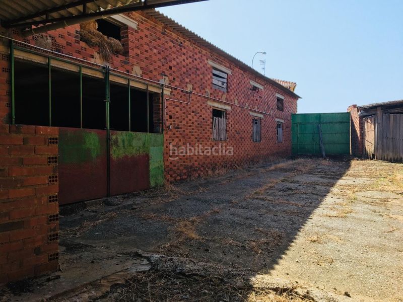 Foto 9950c02a-14e3-4c24-8e18-7bb65c893ed6. Nau industrial a Castilfalé