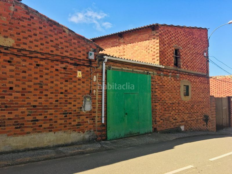 Foto 99d03f72-5acc-4d80-a0f6-1536e212c27e. Nau industrial a Castilfalé
