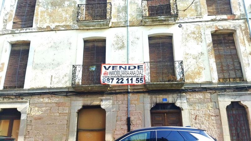 Foto bdb5fcab-53b1-46cf-8055-0062efd6ea17. Edifici a Cistierna