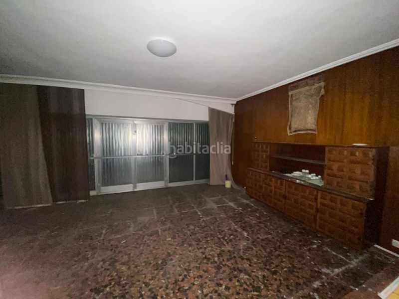 Foto 4b3bb3d6-3252-4990-9400-ee02ccd6b9ee. Edifici a Robla (La)
