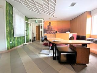 Location Bureau  Calle roa de la vega 14 entresuelo iz-dc 24002 leon. Local en calle roa de la vega 14 entresuelo izdc 24002 leon cent