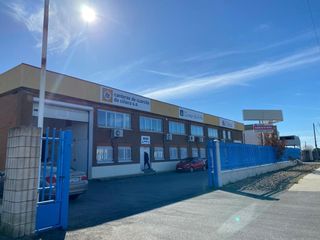 Miete Büro  Calle poligono industrial de leon par m 71 1 1º 24231 onzonilla. Local en calle poligono industrial de leon par m 71 1 1º 24231 o