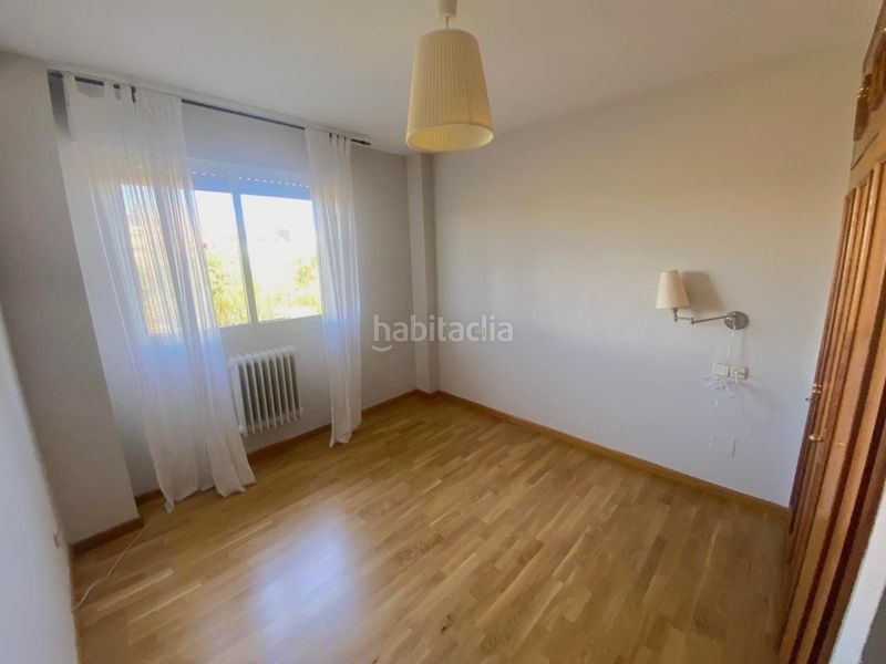 Foto 3b2a10c8-554d-4985-9747-096f04ba6980. Rent flat with heating parking in Crucero León