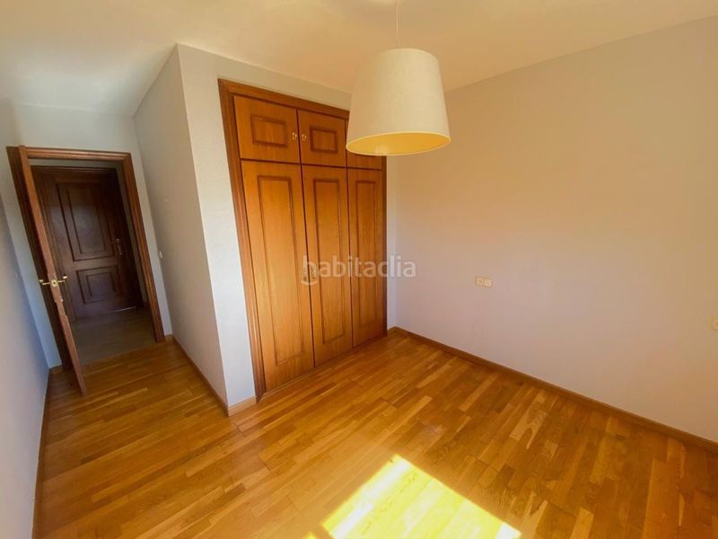 Foto 6308602b-03e4-43e2-bcfd-02e1549400bd. Rent flat with heating parking in Crucero León