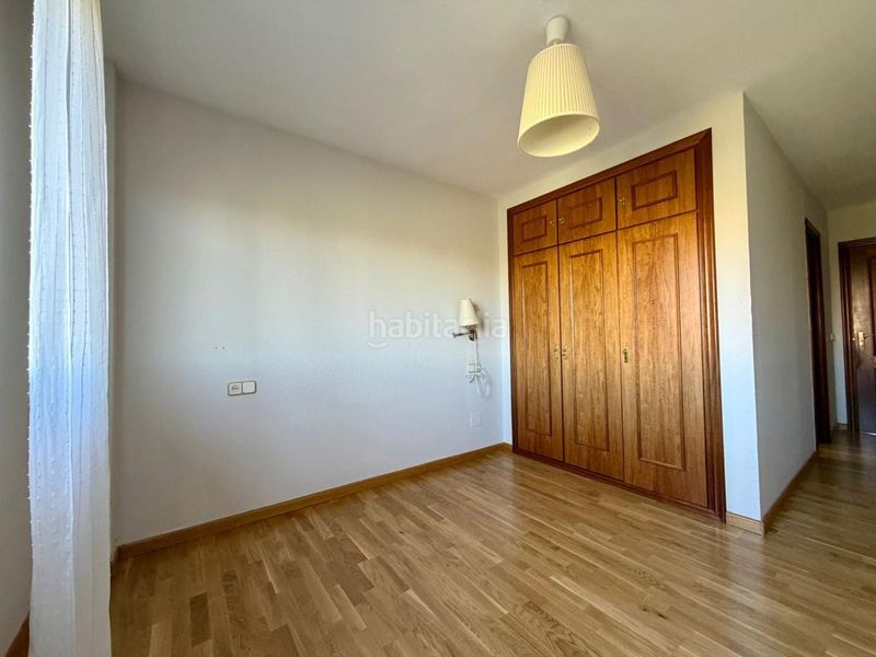 Foto 75e3661e-3372-499b-8c46-853902ea409d. Rent flat with heating parking in Crucero León