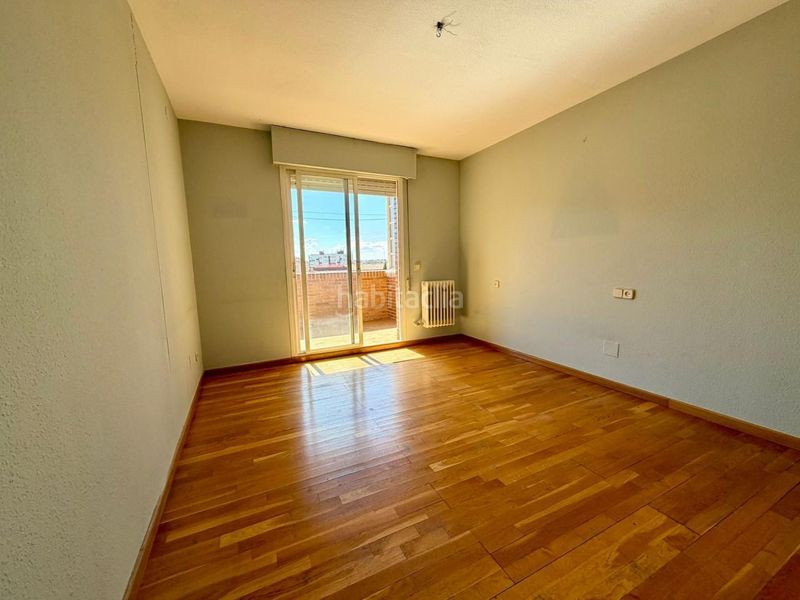 Foto acc637d0-0f7d-4b79-9399-f27322255b50. Rent flat with heating parking in Crucero León
